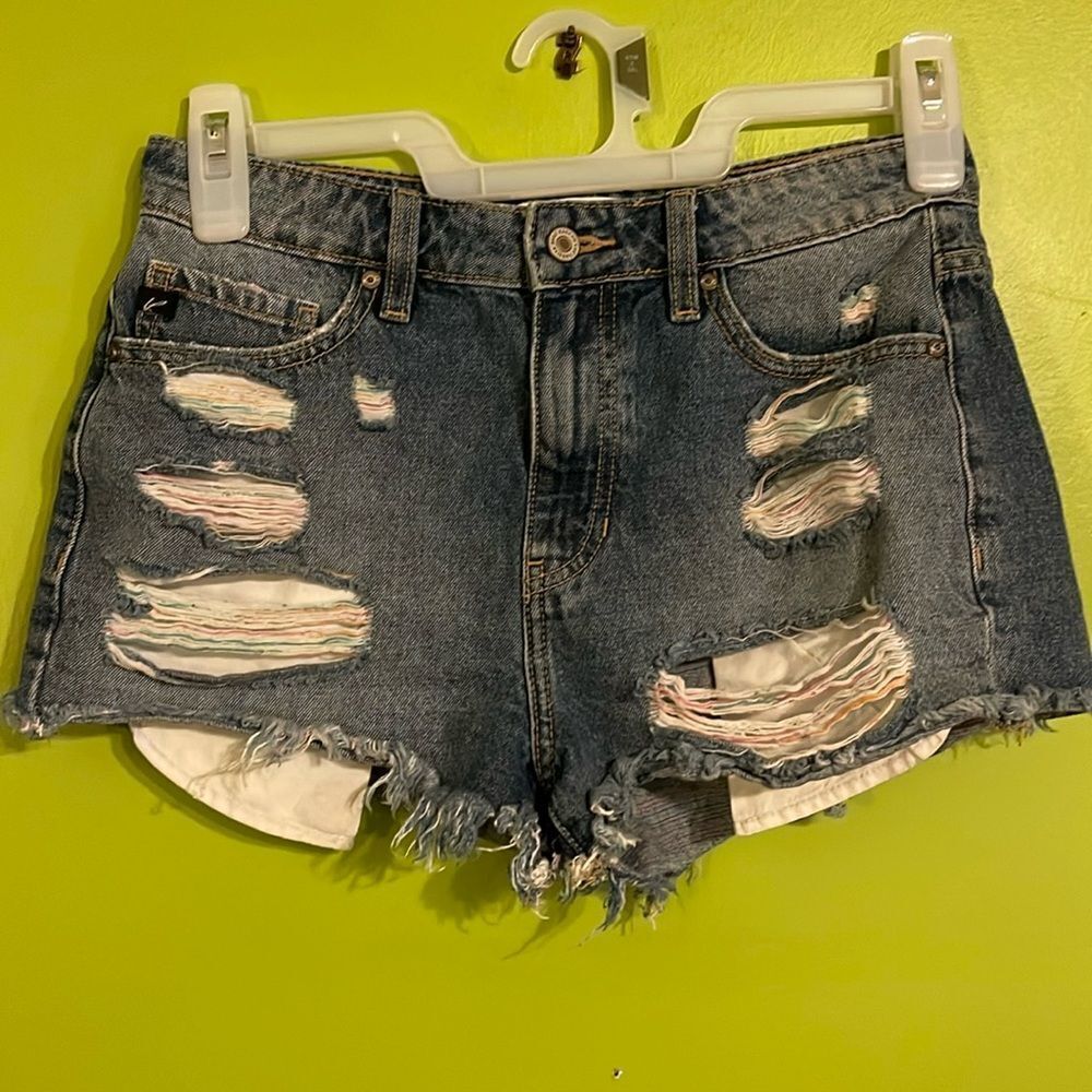 Kancan Factory Distressed Estilo Jean Shorts Size 5 Waist Size 26"